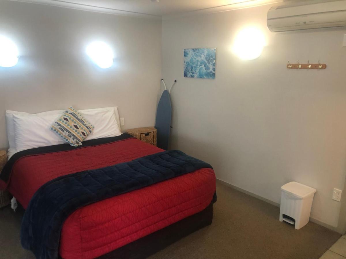 تاوبو Absolute Lake View Motel المظهر الخارجي الصورة