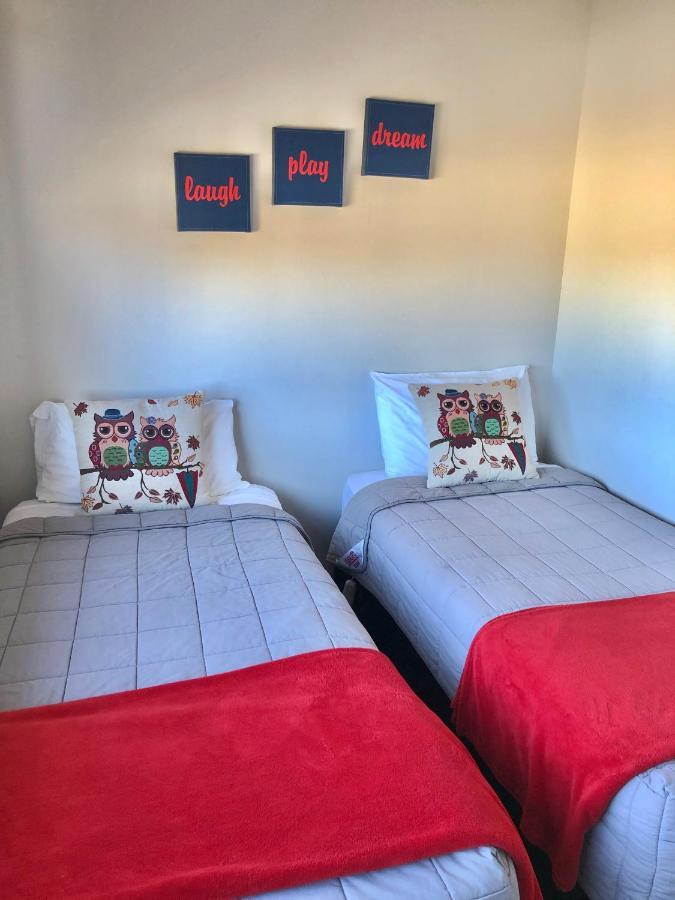 تاوبو Absolute Lake View Motel المظهر الخارجي الصورة