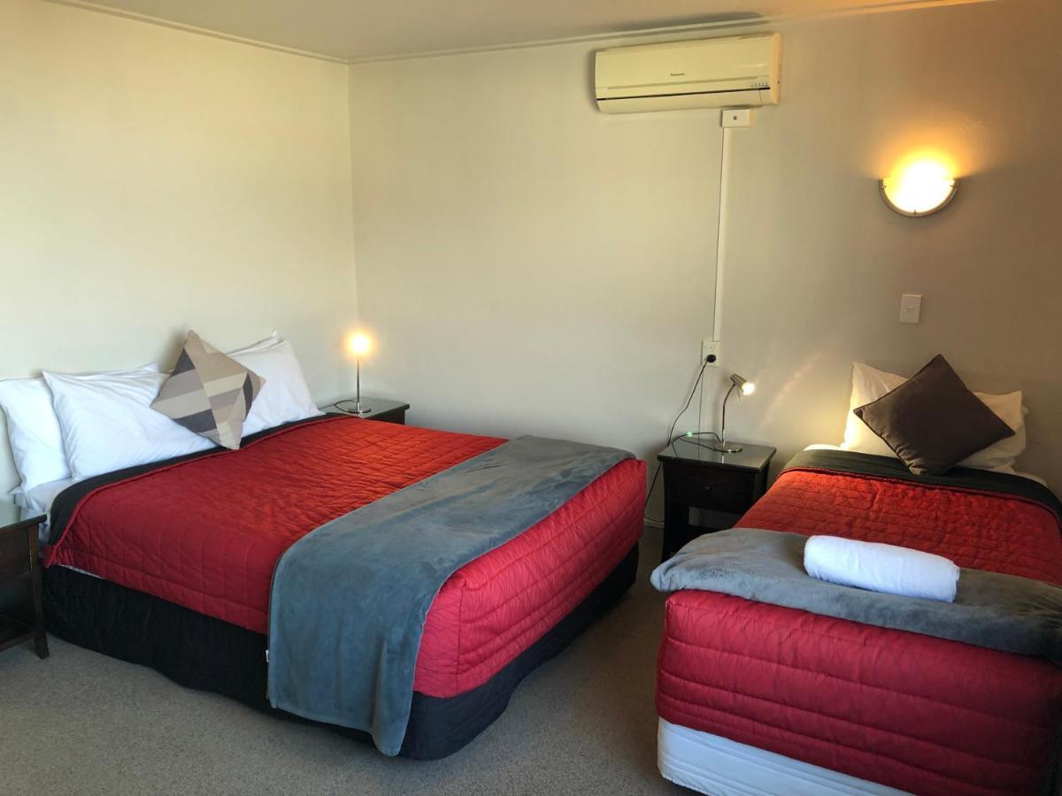 تاوبو Absolute Lake View Motel المظهر الخارجي الصورة