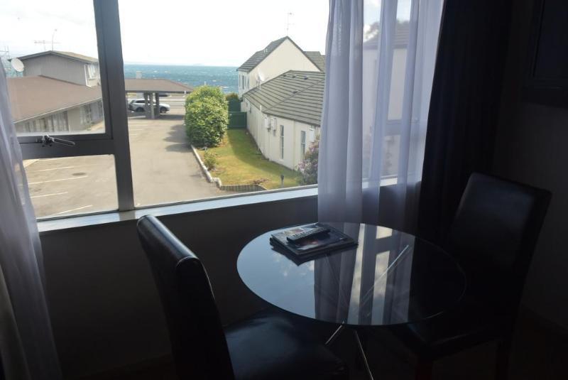 تاوبو Absolute Lake View Motel المظهر الخارجي الصورة