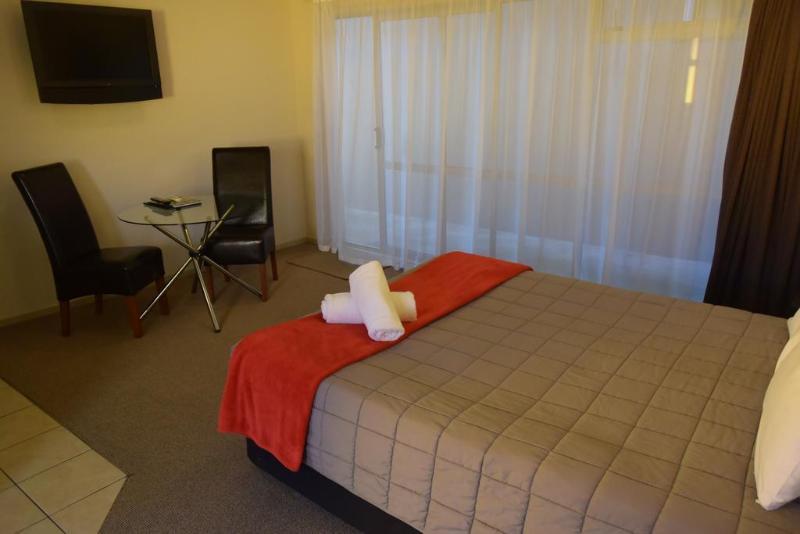 تاوبو Absolute Lake View Motel المظهر الخارجي الصورة