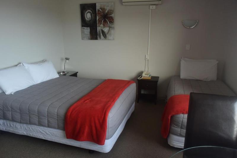 تاوبو Absolute Lake View Motel المظهر الخارجي الصورة
