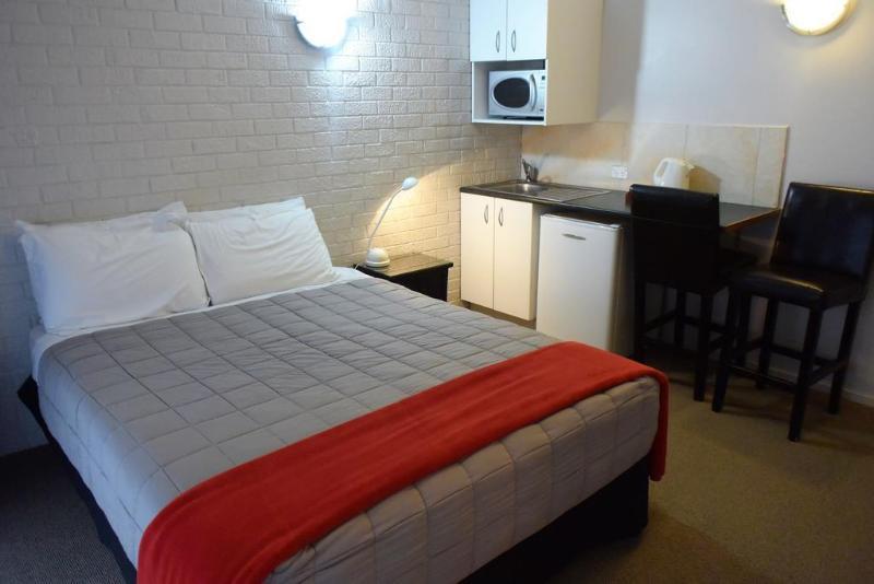 تاوبو Absolute Lake View Motel المظهر الخارجي الصورة