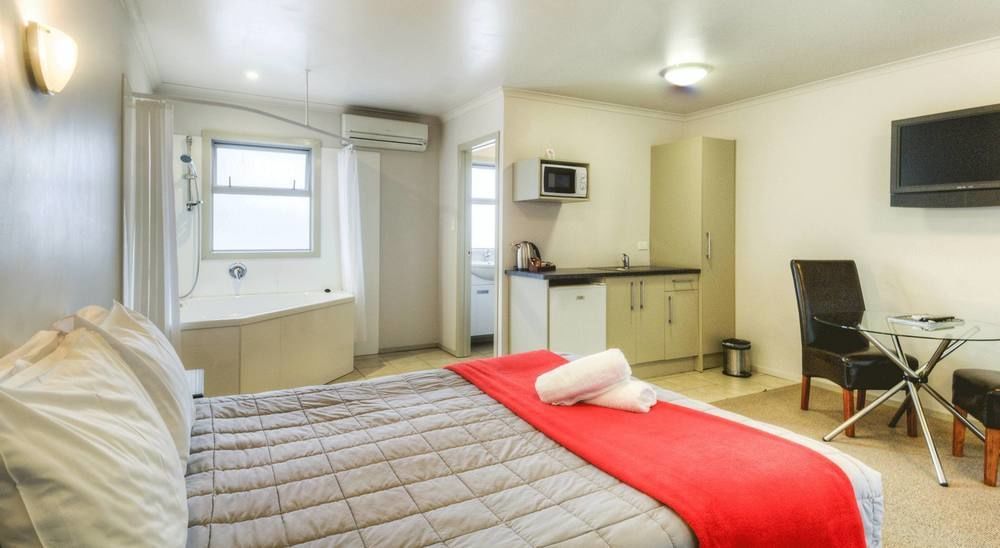 تاوبو Absolute Lake View Motel المظهر الخارجي الصورة